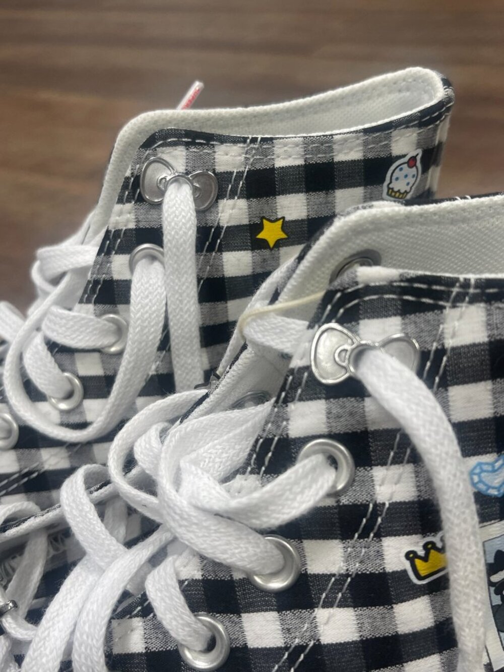 Converse x Hello Kitty & Friends Gingham High Tops NWT Women's 6.5 - Picture 7 of 13